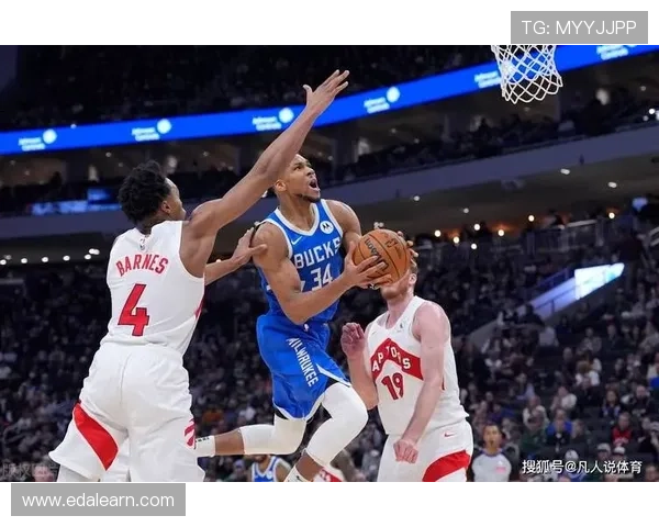 字母哥首节火力全开11分3板4助与米切尔对抗14分2助精彩对决